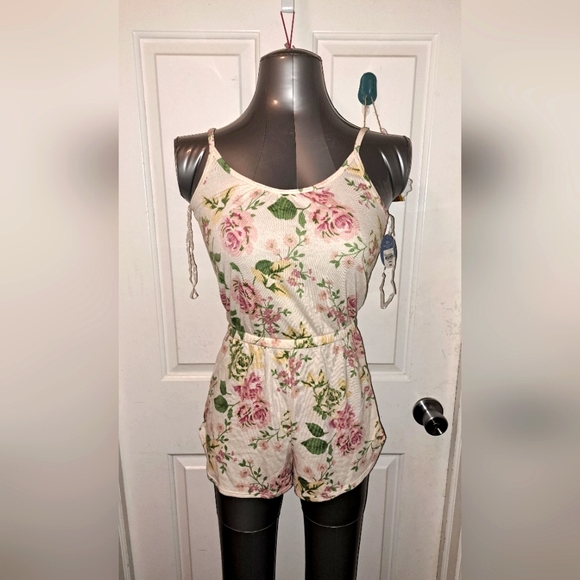 🆕️Arizona Body Pajama Romper Sz XSmall - Picture 1 of 9